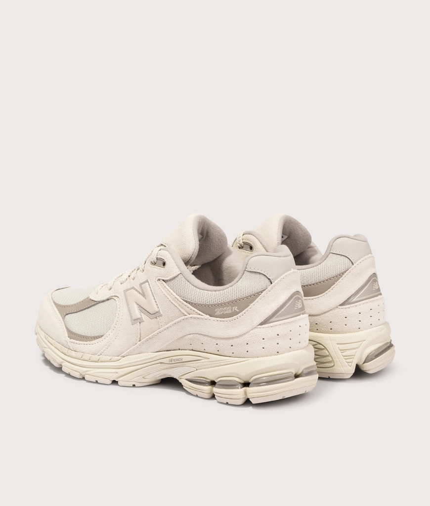 New Balance Mens 2002R Sneakers